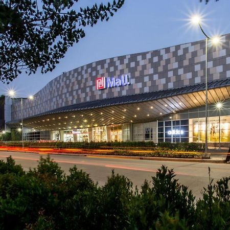 Astera Hotel Bintaro Serpong Exterior foto